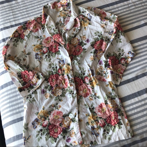 Victoria's Secret Other - Victoria’s Secret floral vintage sleep shirt sz.M